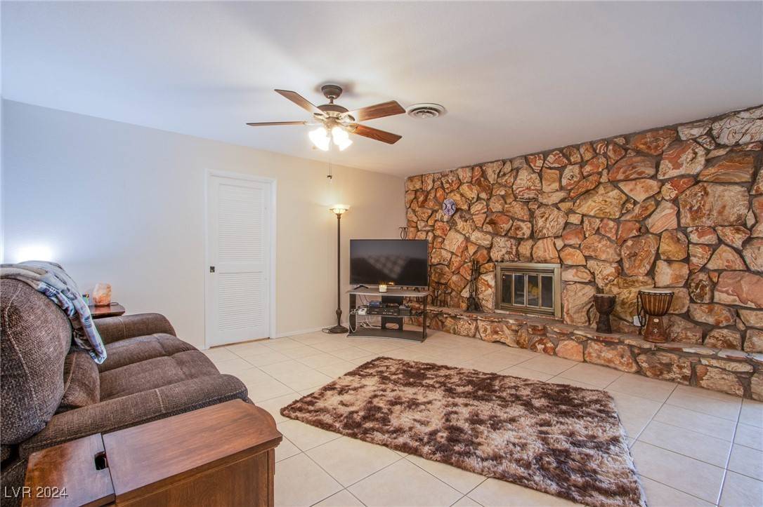 Las Vegas, NV 89119,5367 Tamarus ST