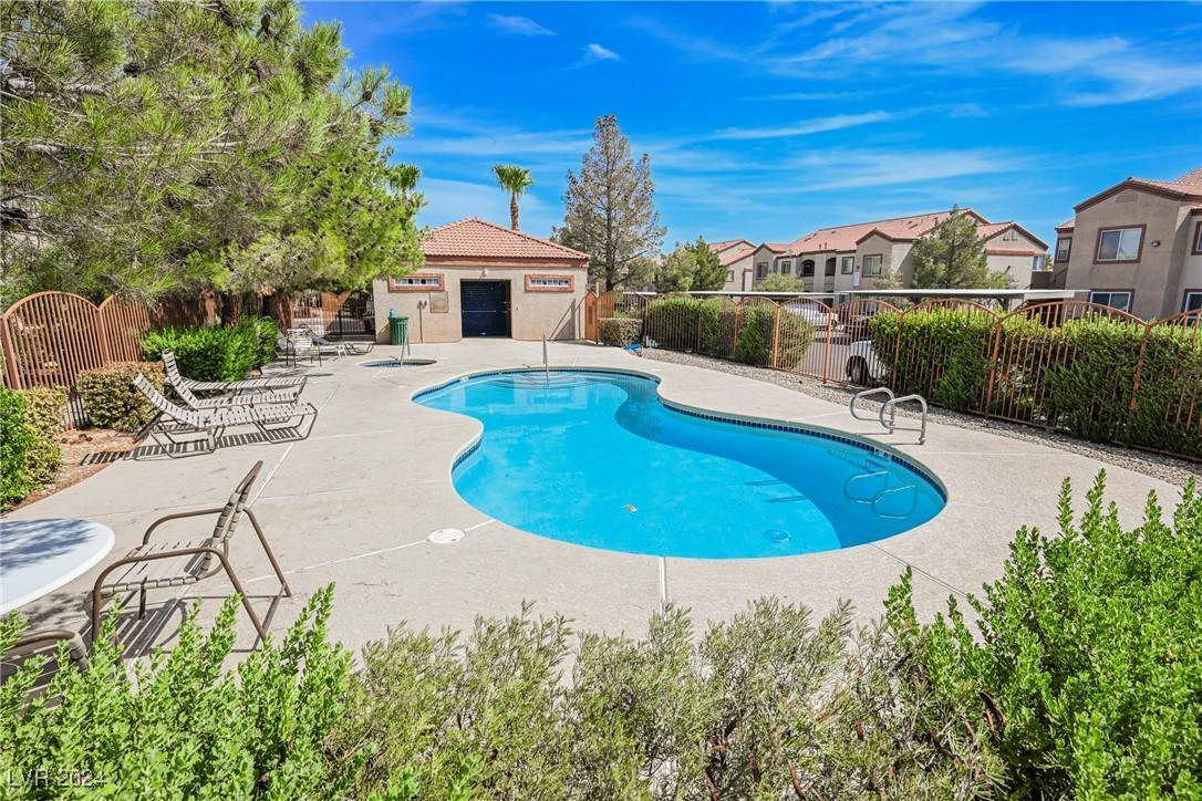 Las Vegas, NV 89148,9580 W Reno AVE #233