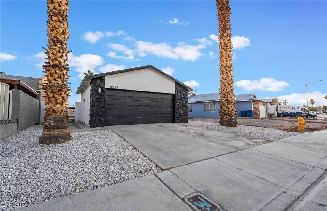 Las Vegas, NV 89122,5933 Natures DR