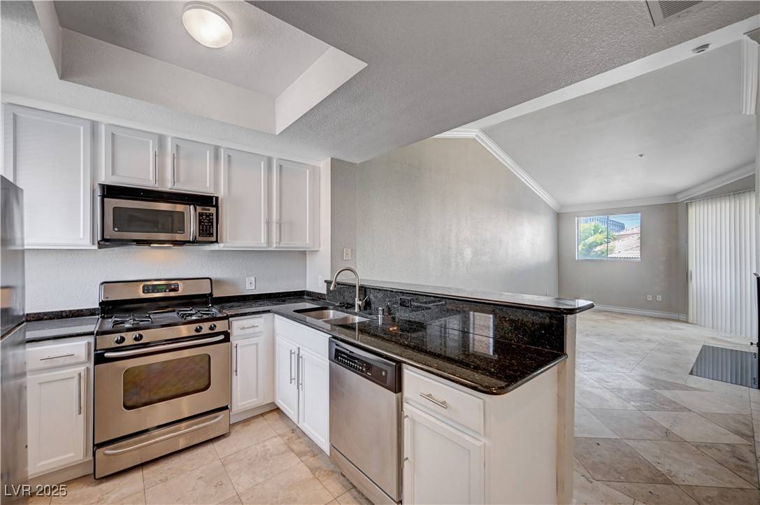 Las Vegas, NV 89169,260 E Flamingo RD #416
