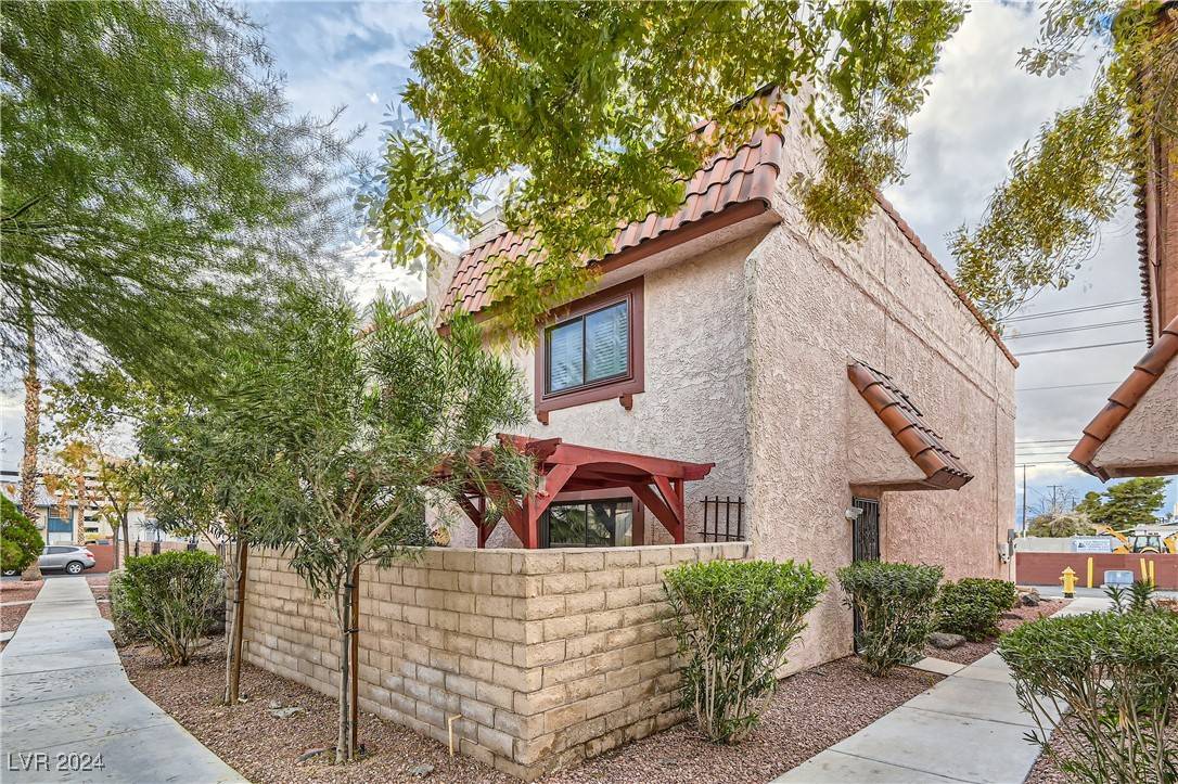 Las Vegas, NV 89119,5476 S Maryland Pkwy