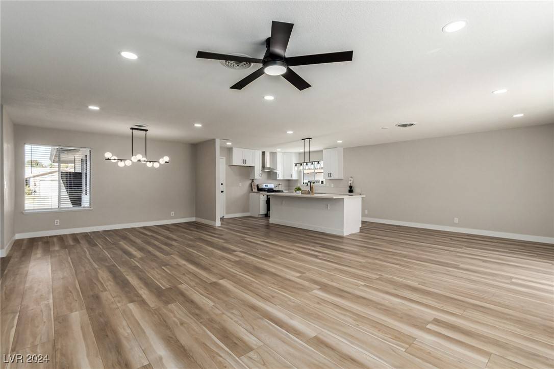 Las Vegas, NV 89121,3901 Oakhill AVE