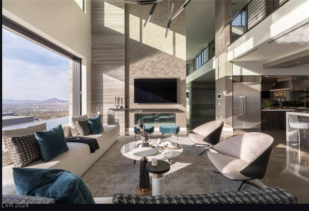 Henderson, NV 89012,669 Dragon Peak DR