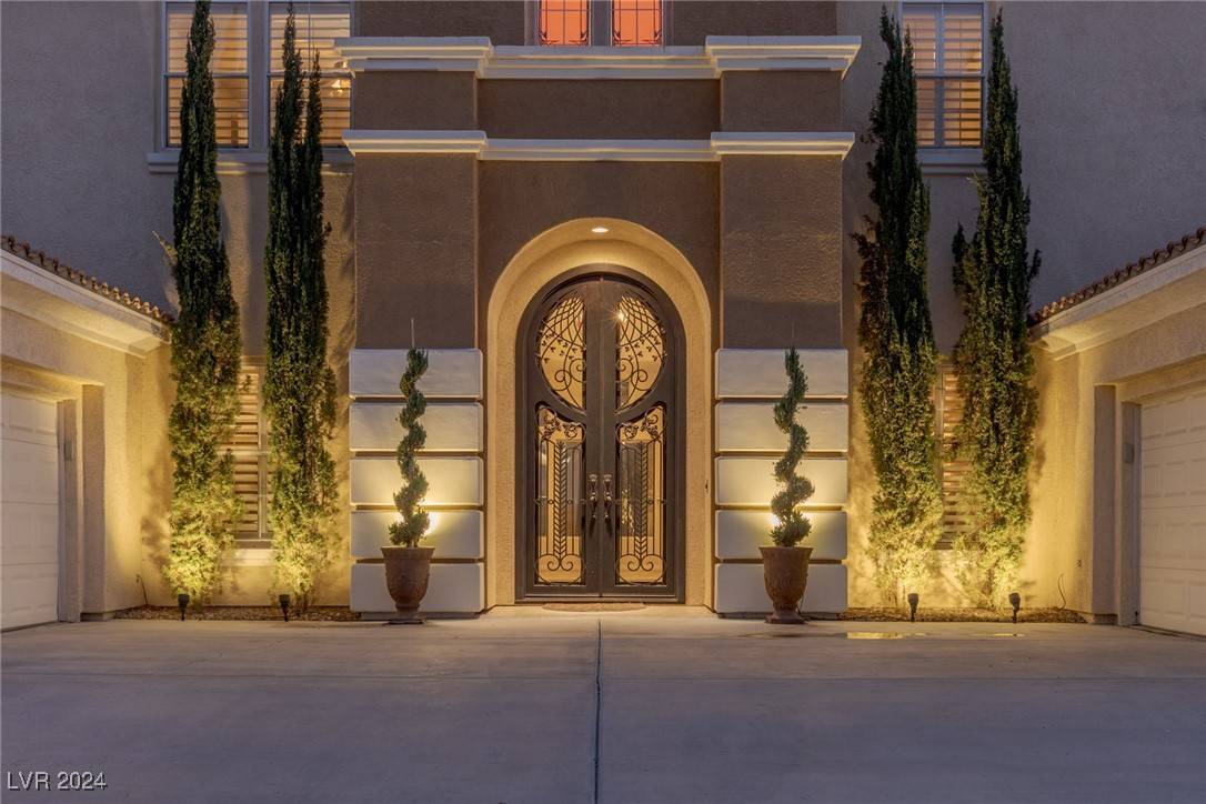 Las Vegas, NV 89117,8109 Dark Hollow PL