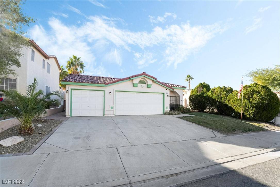 Henderson, NV 89015,923 Highland Trails AVE