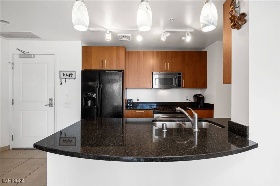 Las Vegas, NV 89102,200 W Sahara AVE #1804
