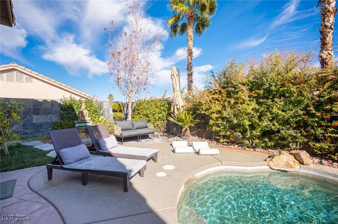Las Vegas, NV 89144,340 Autumn Palace CT
