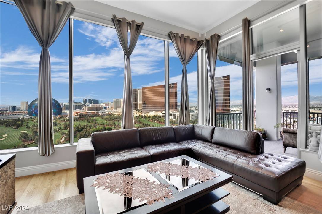 Las Vegas, NV 89109,360 E Desert Inn RD #1803