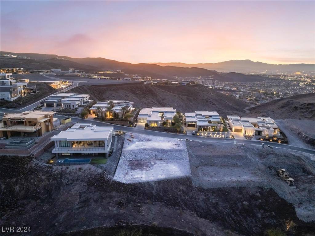 Henderson, NV 89012,656 Dragon Peak DR