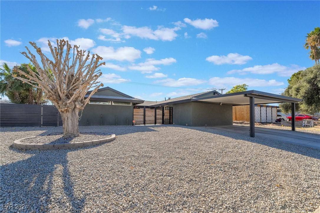 Las Vegas, NV 89169,1671 Commanche DR