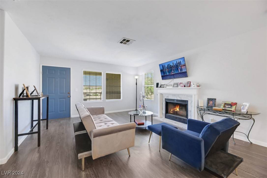 Las Vegas, NV 89117,3450 Erva ST #207