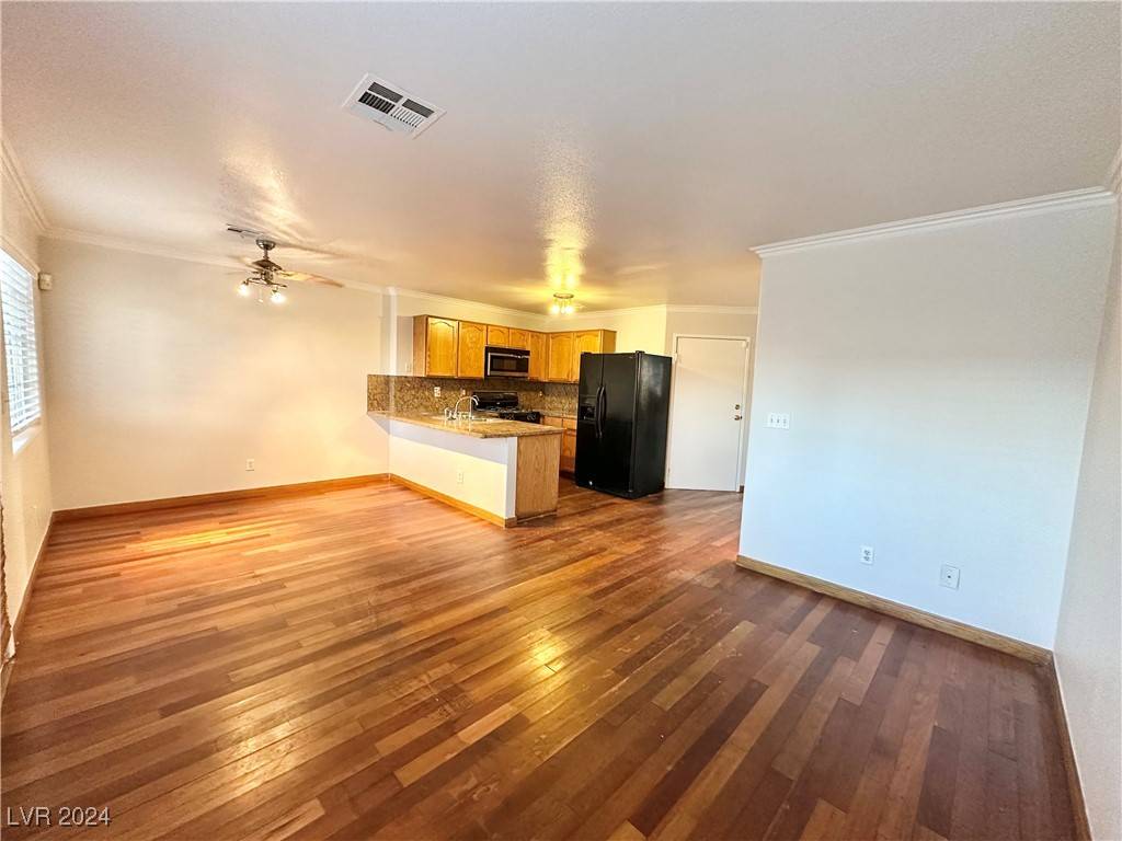 Las Vegas, NV 89106,2521 Sierra Luna AVE #106