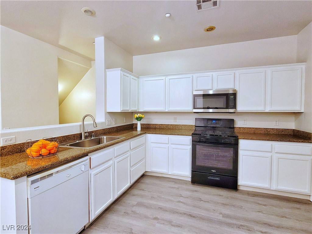 North Las Vegas, NV 89031,5935 Nuevo Leon ST #5