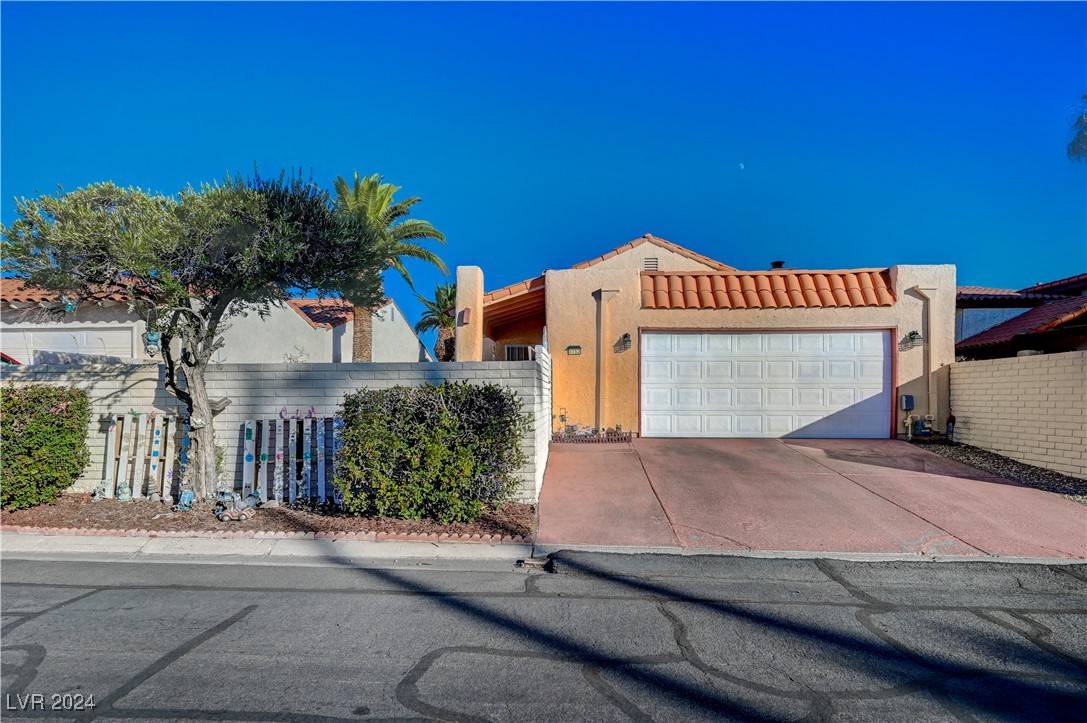 Las Vegas, NV 89120,5152 Tennis CT #E