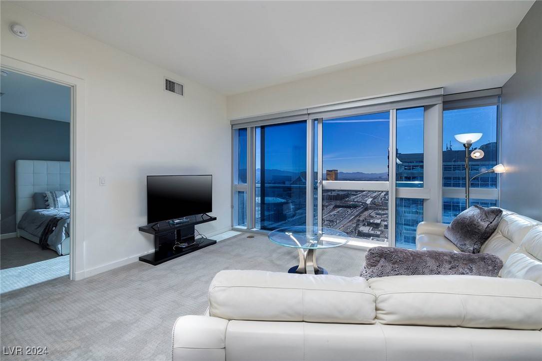 Las Vegas, NV 89103,4471 Dean Martin DR #3605