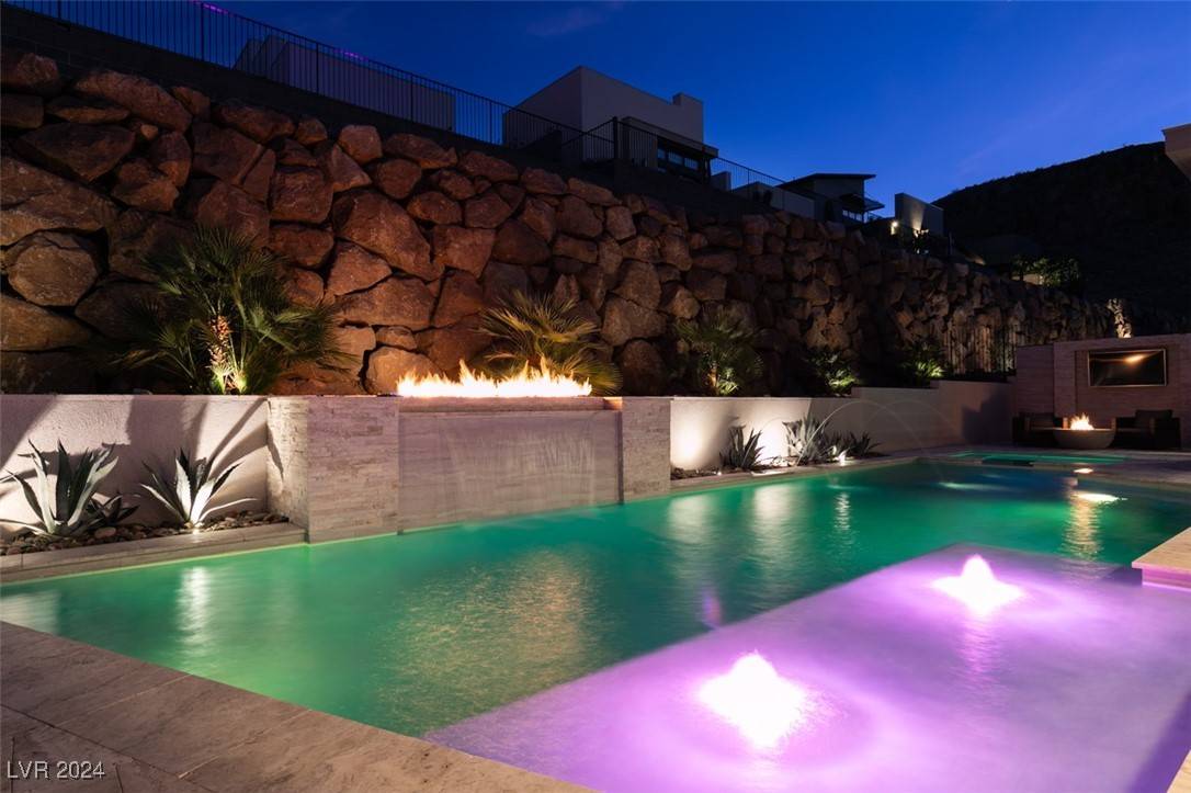 Henderson, NV 89052,2223 Summit Mesa LN
