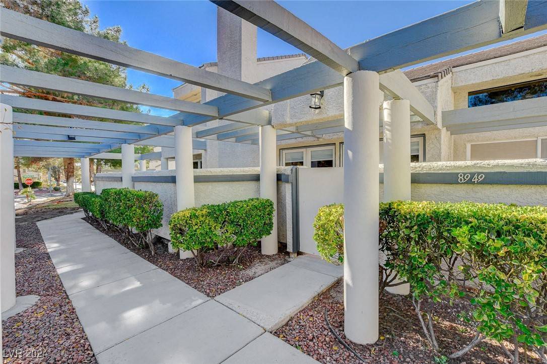 Las Vegas, NV 89117,8949 Clairton CT