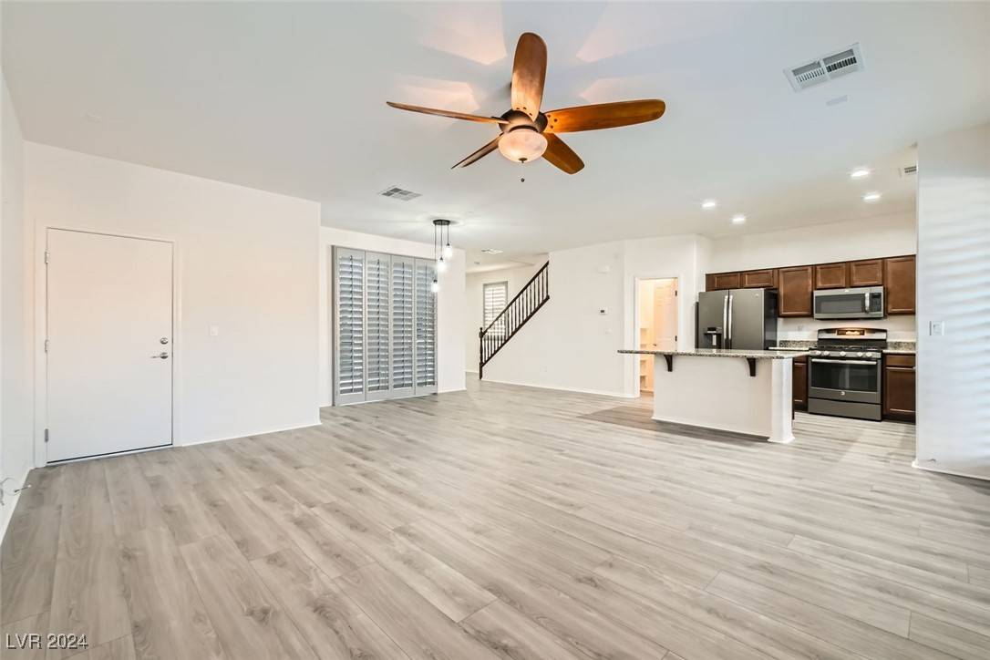 North Las Vegas, NV 89084,7132 Weavers PL