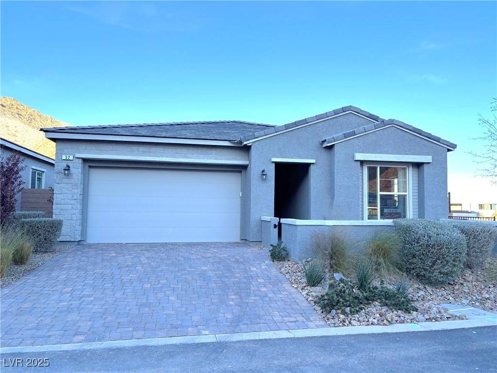 Henderson, NV 89011,32 Honeymoon DR
