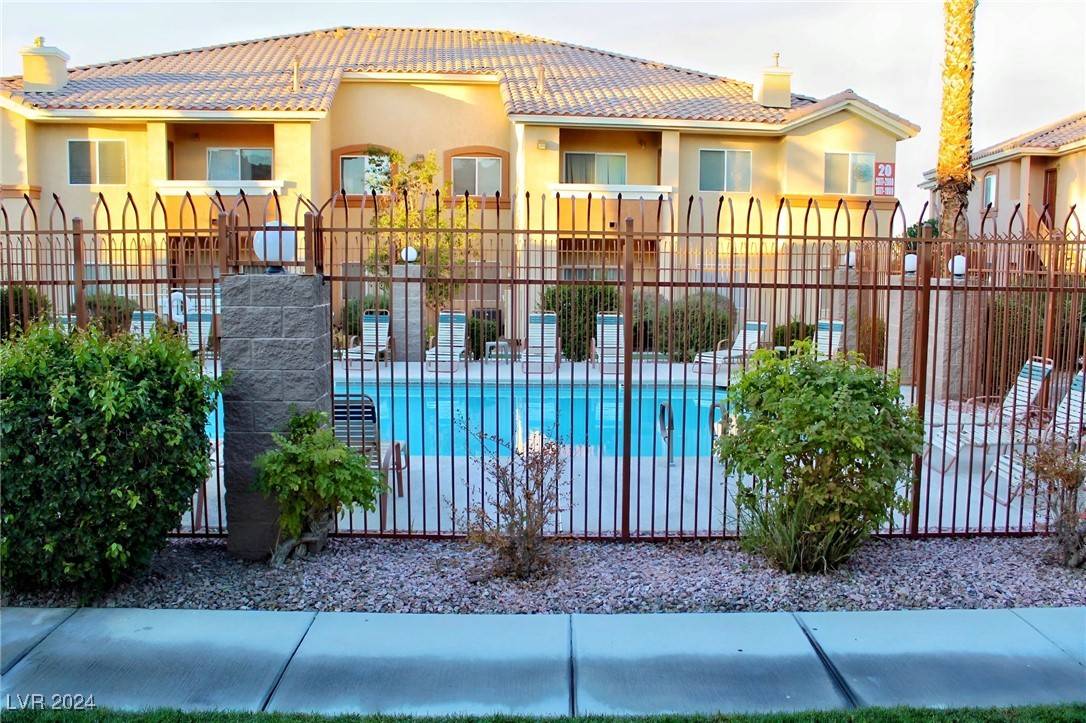 Las Vegas, NV 89183,1050 E Cactus AVE #1072