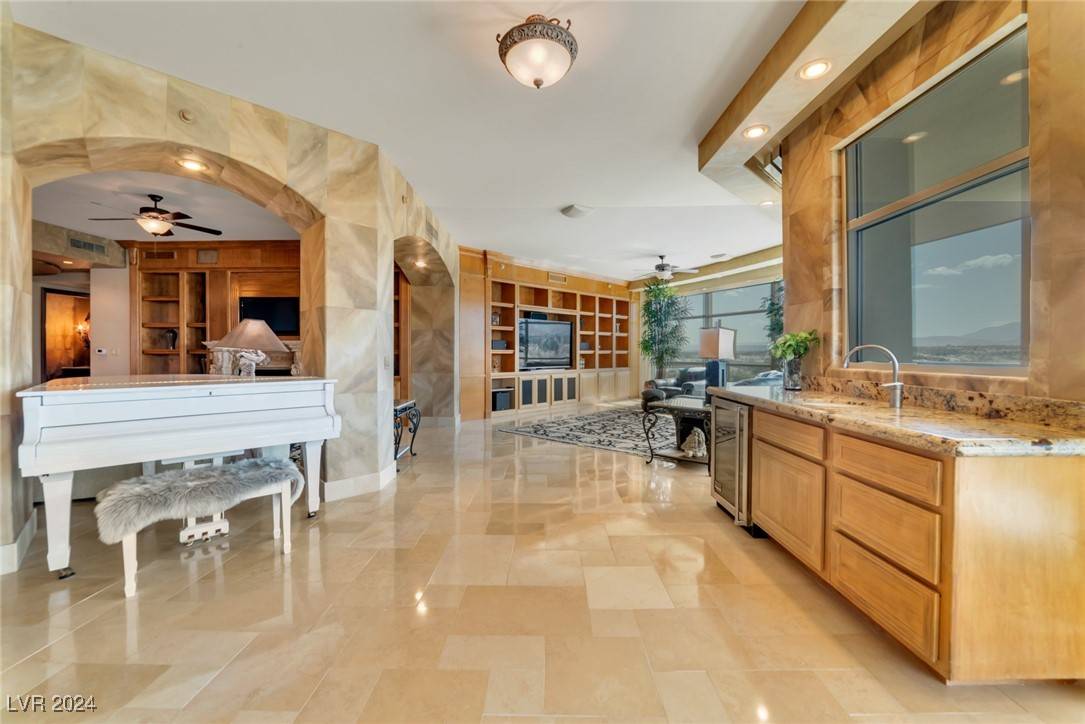 Las Vegas, NV 89145,9103 Alta DR #701