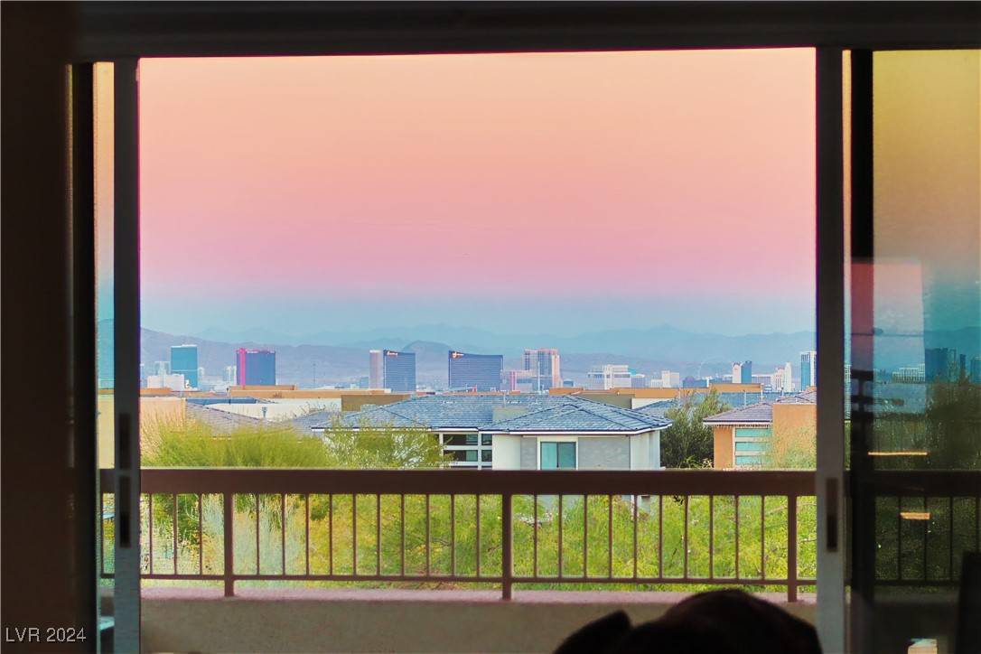 Las Vegas, NV 89135,11280 Granite Ridge DR #1010