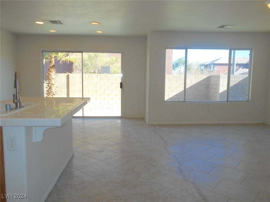 North Las Vegas, NV 89081,5304 Carlsbad Heights ST