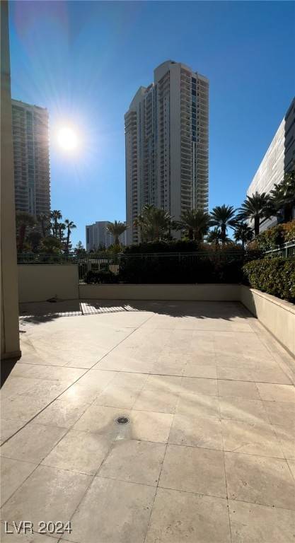 Las Vegas, NV 89109,2747 Paradise RD #106