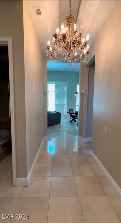 Las Vegas, NV 89109,2747 Paradise RD #106