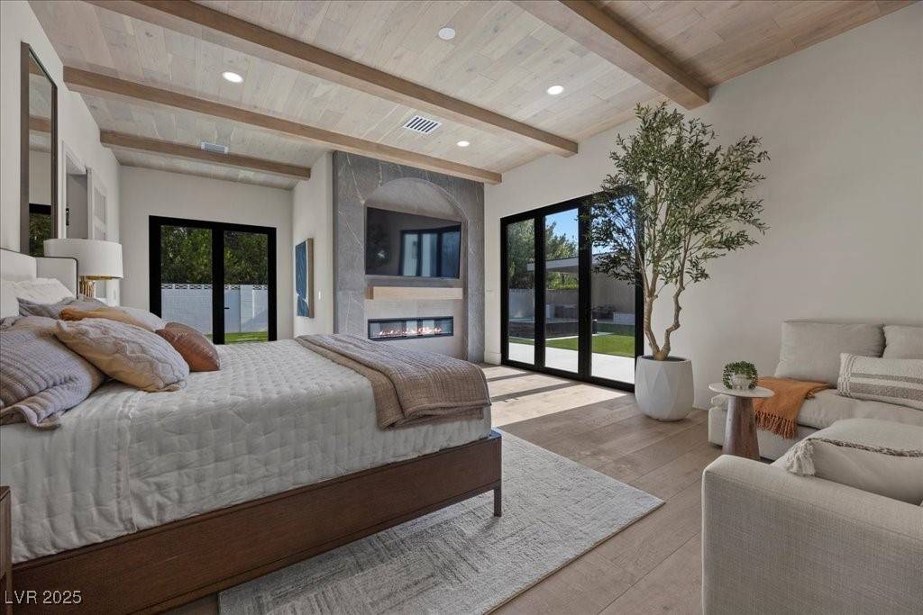 Las Vegas, NV 89107,2401 Driftwood DR