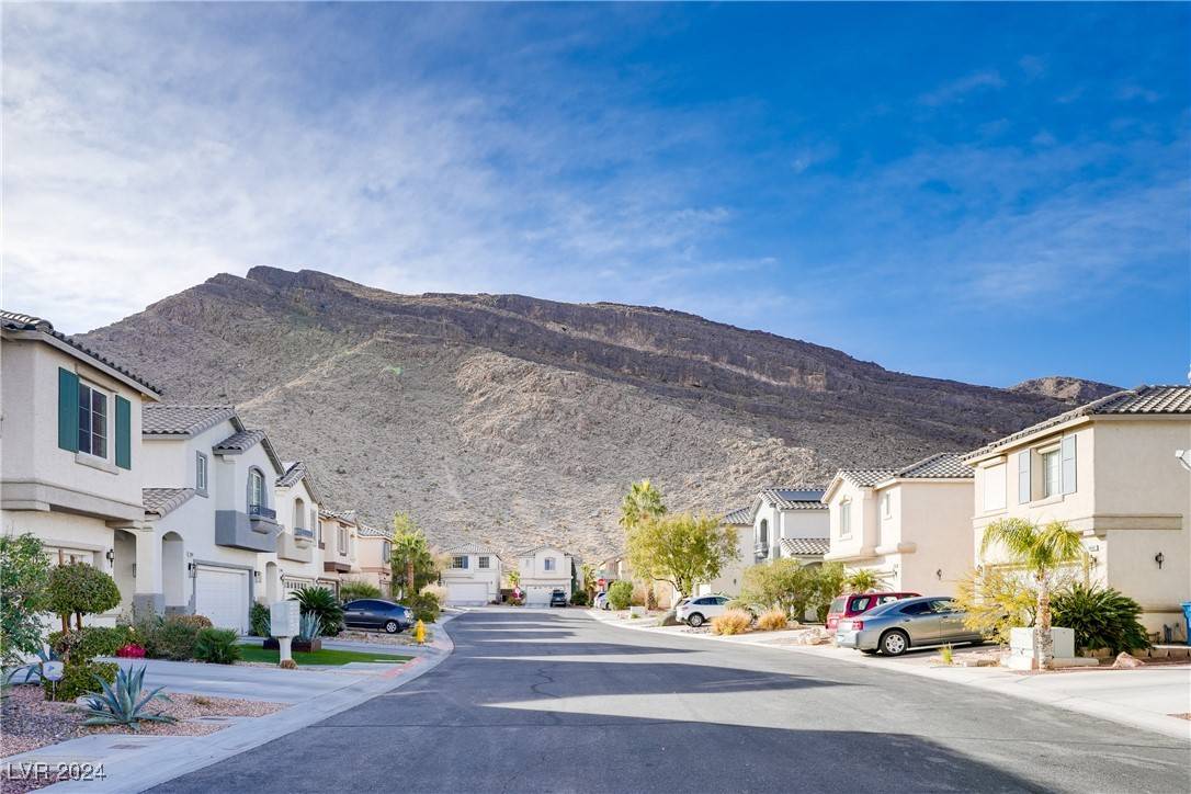 Las Vegas, NV 89129,10635 Dawns Mist AVE