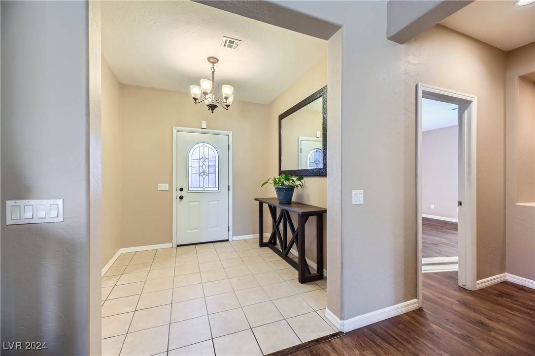 Las Vegas, NV 89122,5704 Flying Birdie AVE