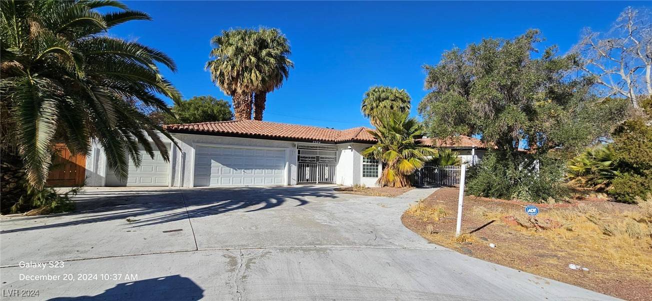 Las Vegas, NV 89102,2504 Llewellyn DR