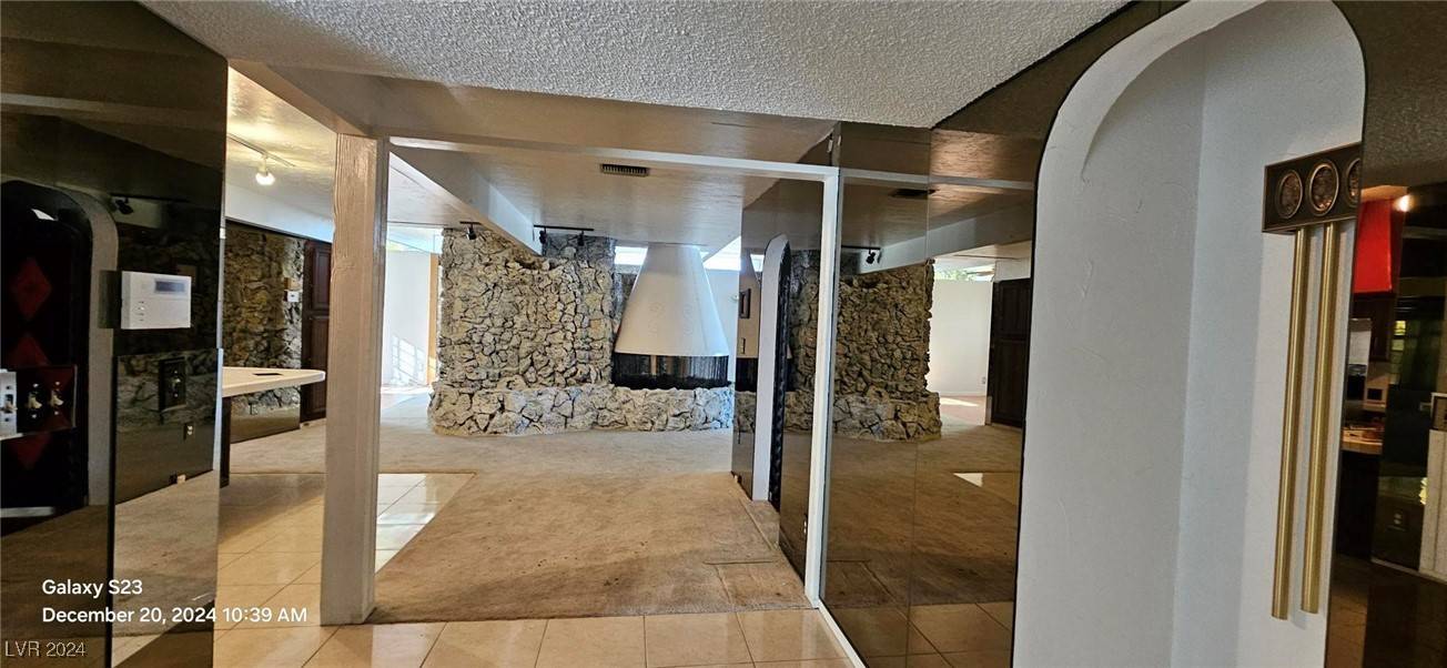Las Vegas, NV 89102,2504 Llewellyn DR