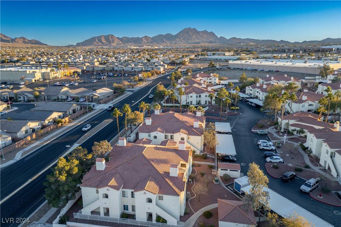 Henderson, NV 89015,698 S Racetrack RD #214
