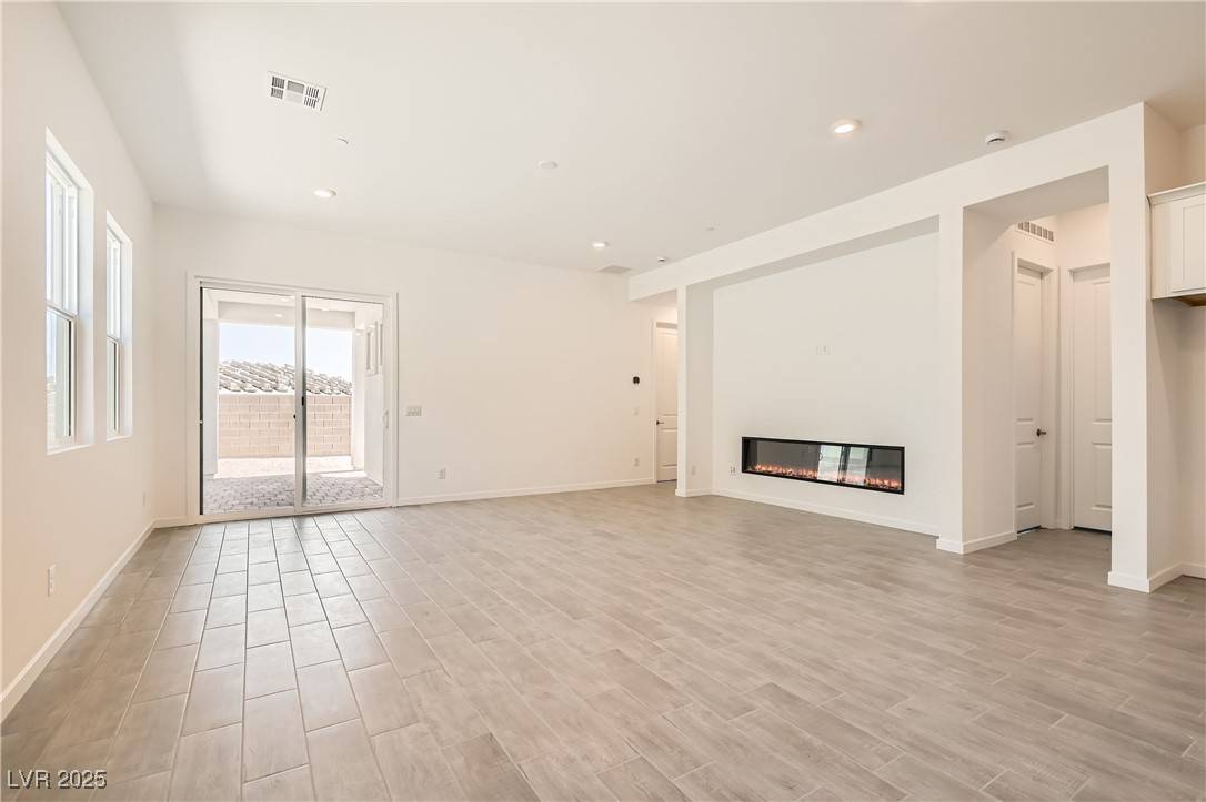 Henderson, NV 89011,106 Barkset WAY