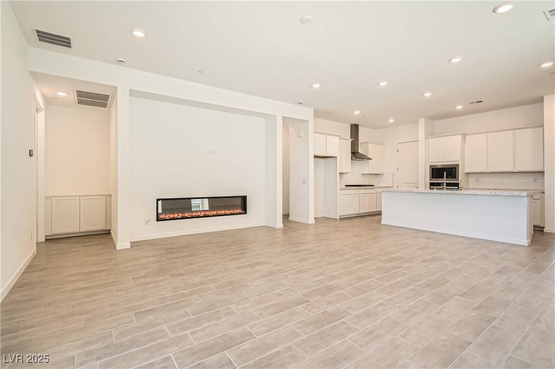 Henderson, NV 89011,106 Barkset WAY