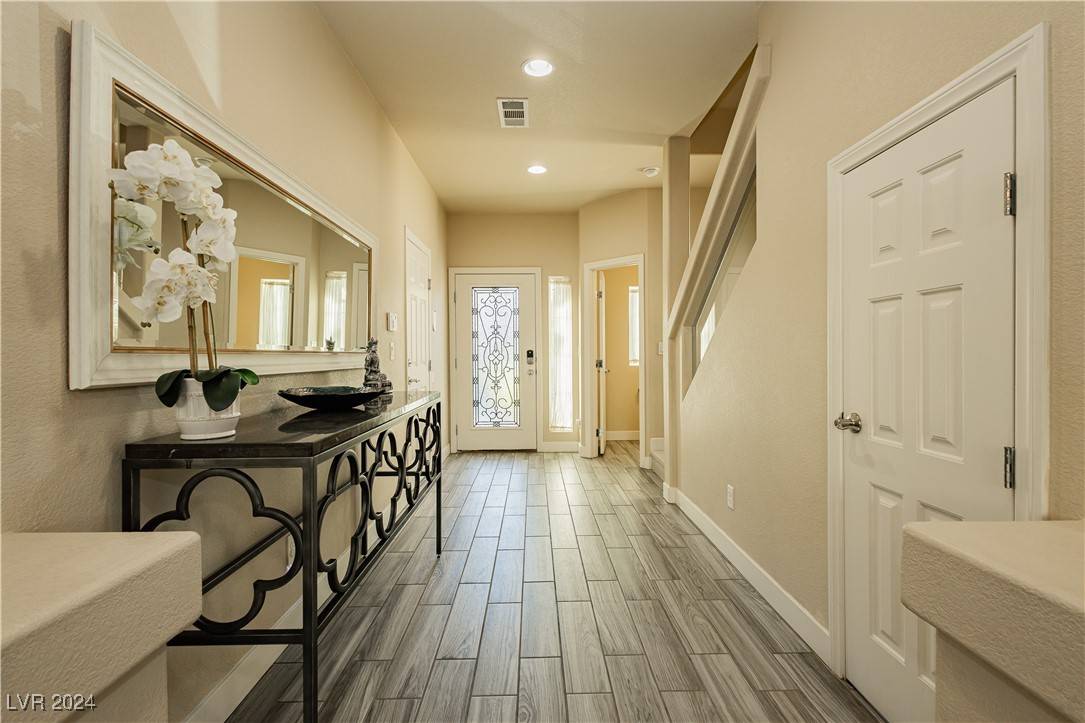 Las Vegas, NV 89118,7232 Sierra Moon CT