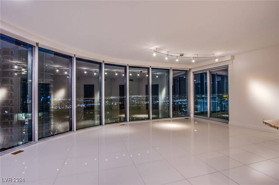 Las Vegas, NV 89109,222 Karen AVE #3907