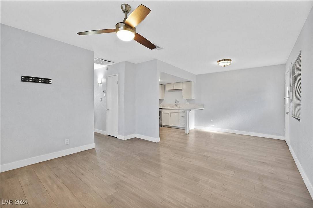 Las Vegas, NV 89119,3801 Daisy ST #40