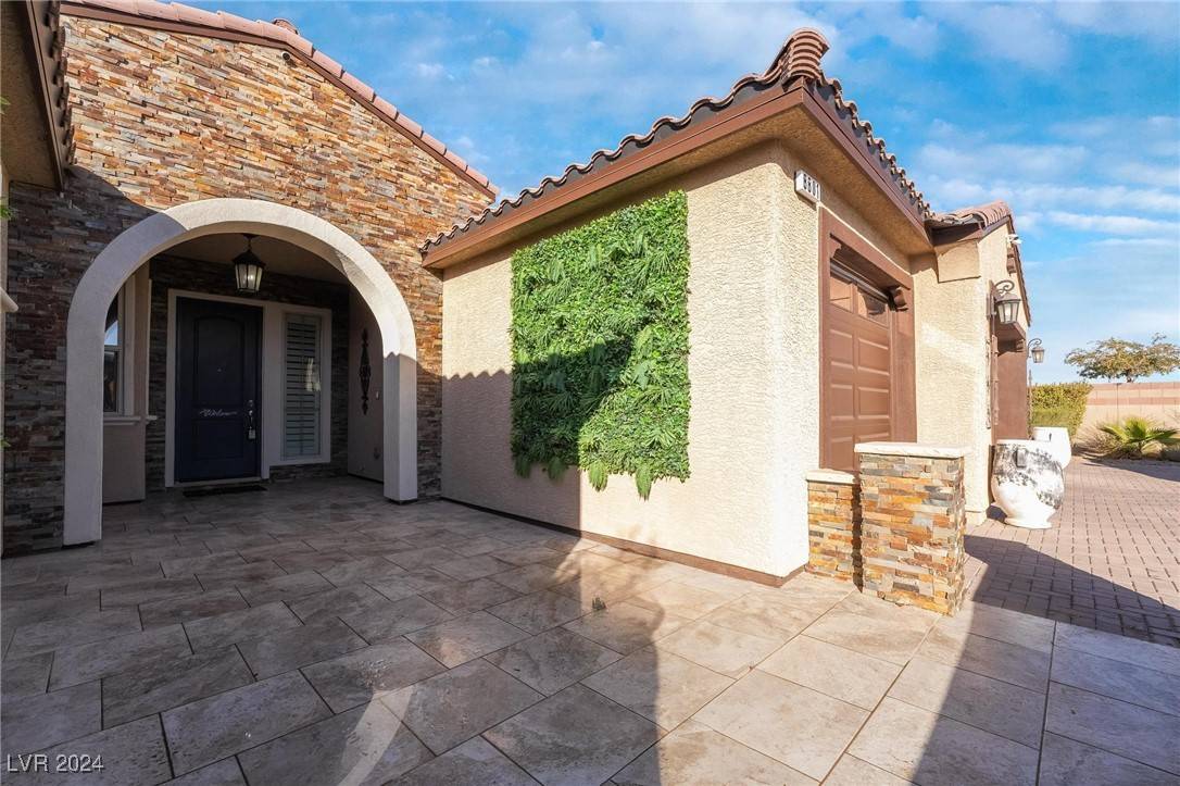 Las Vegas, NV 89113,8801 Crescent Lake ST