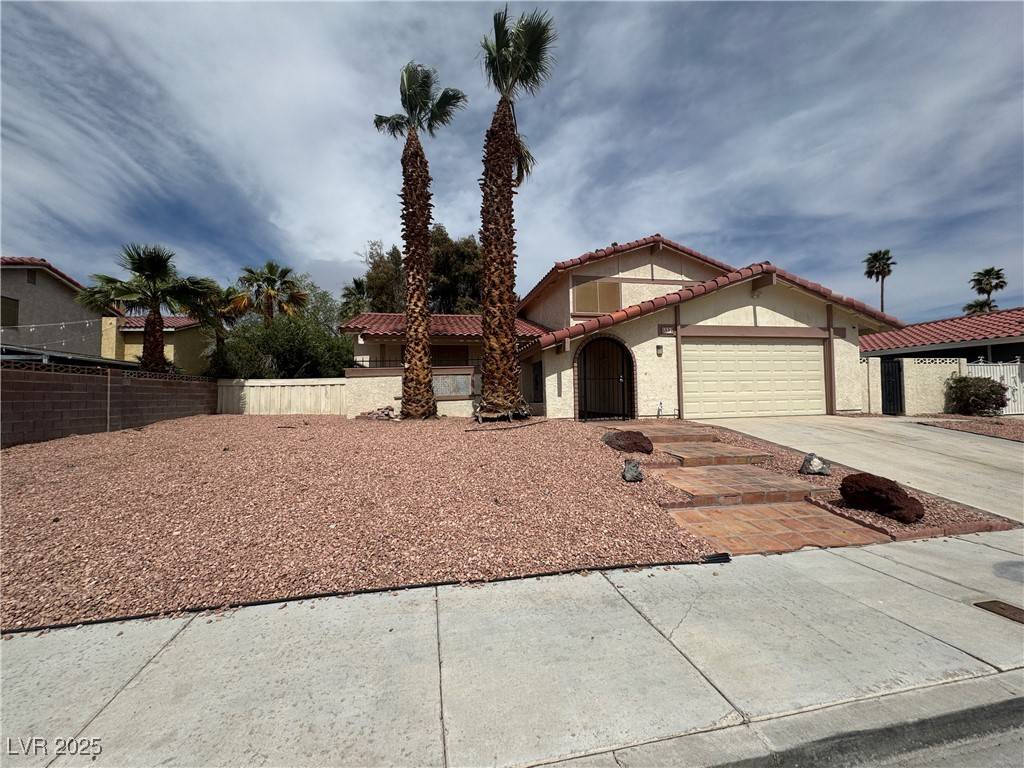 Las Vegas, NV 89103,5882 W Viking RD