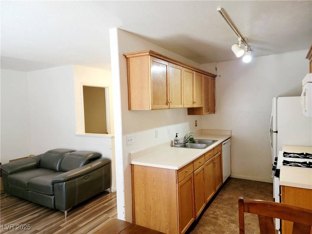 Las Vegas, NV 89142,5330 E Charleston BLVD #5
