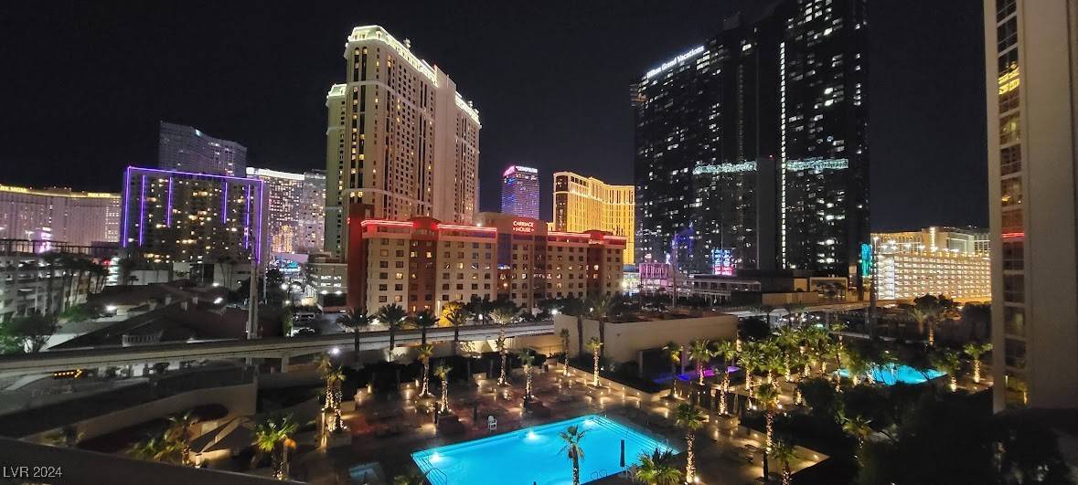 Las Vegas, NV 89109,135 E Harmon AVE #407
