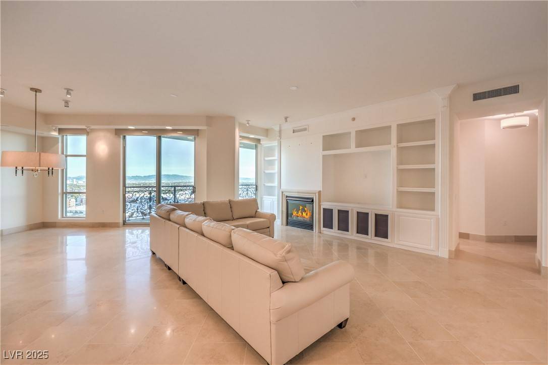 Las Vegas, NV 89145,9101 Alta DR #1204