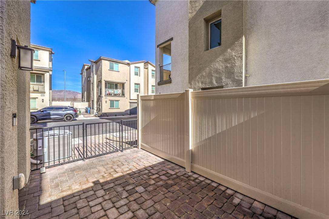 North Las Vegas, NV 89086,2657 Champagne Gold AVE