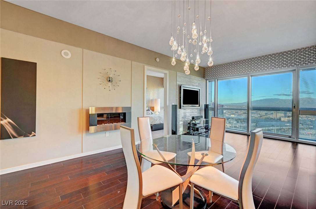 Las Vegas, NV 89103,4471 Dean Martin DR #3908