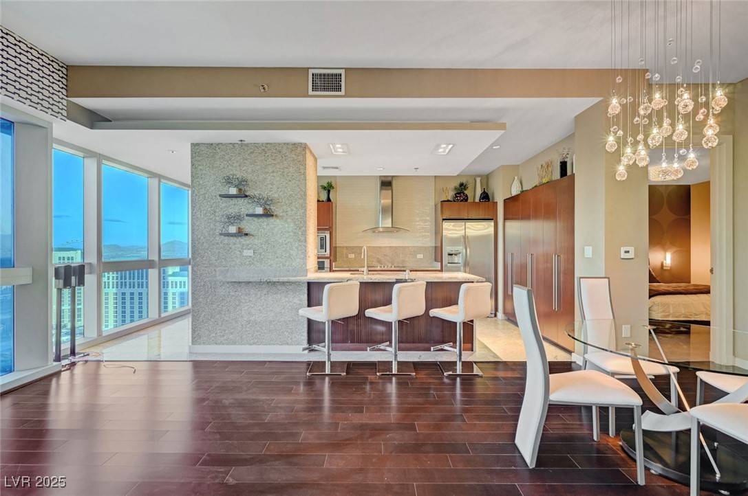 Las Vegas, NV 89103,4471 Dean Martin DR #3908