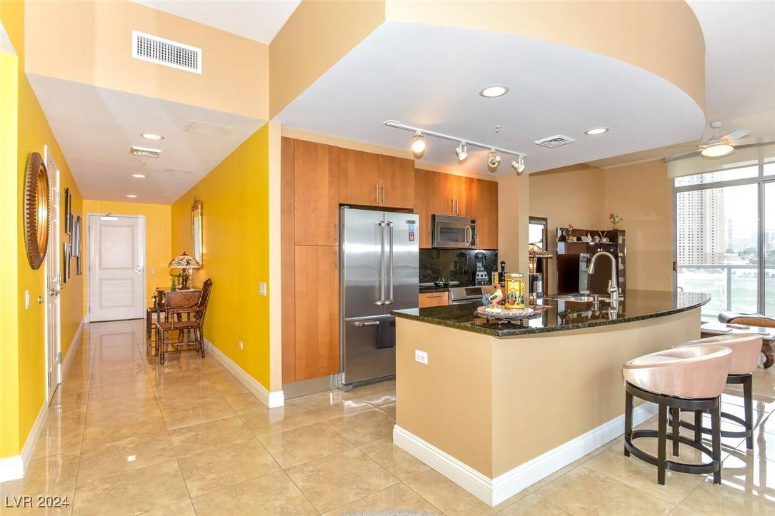 Las Vegas, NV 89102,200 W SAHARA AVE #601