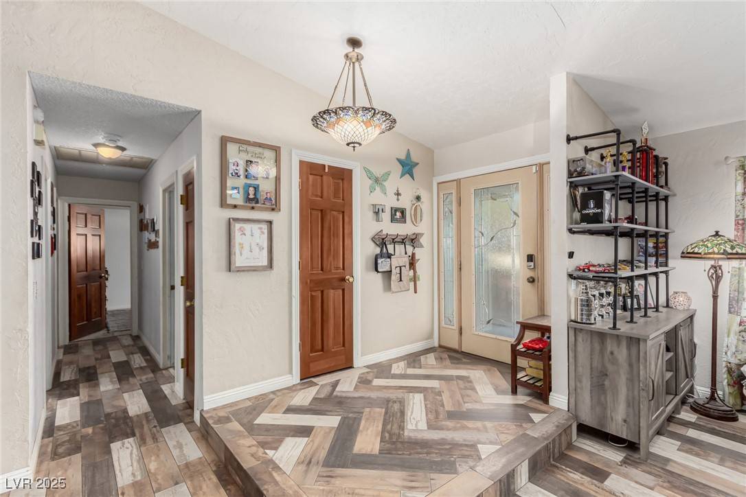 Las Vegas, NV 89108,6333 Lorille LN